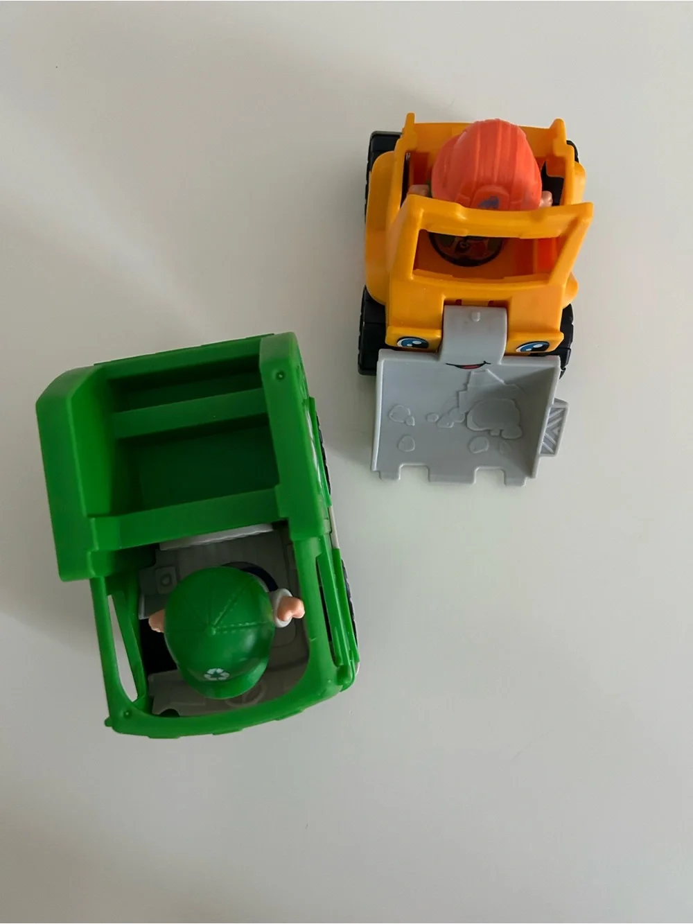 Fisher-Price Little People Bundle Recycle Truck & Bulldozer Toy Vehicle Figurine